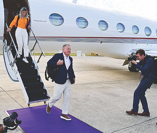 Brian Kelly signs 10-year, $95M deal with LSU; now among top paid