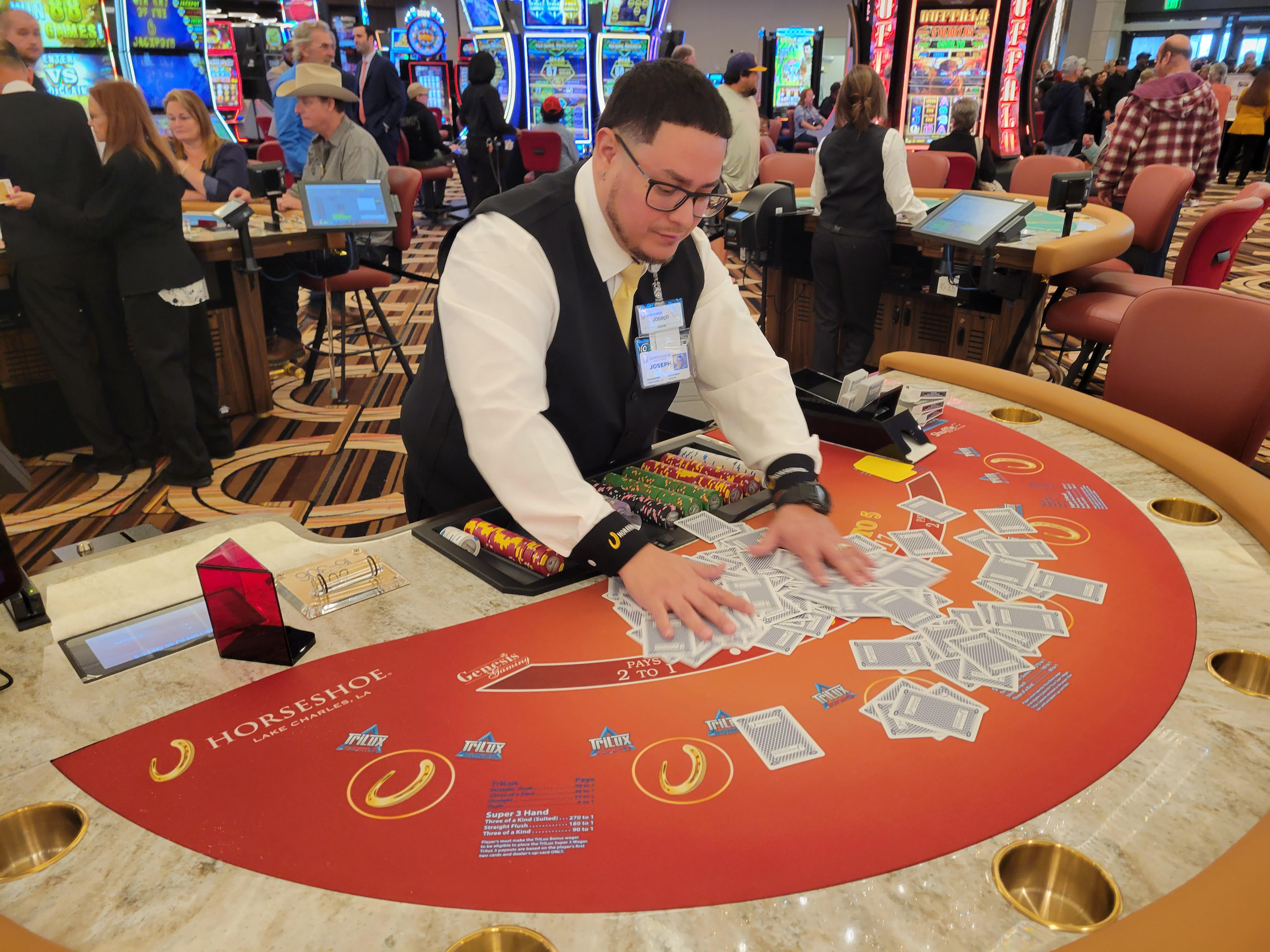 horseshoe casino table games