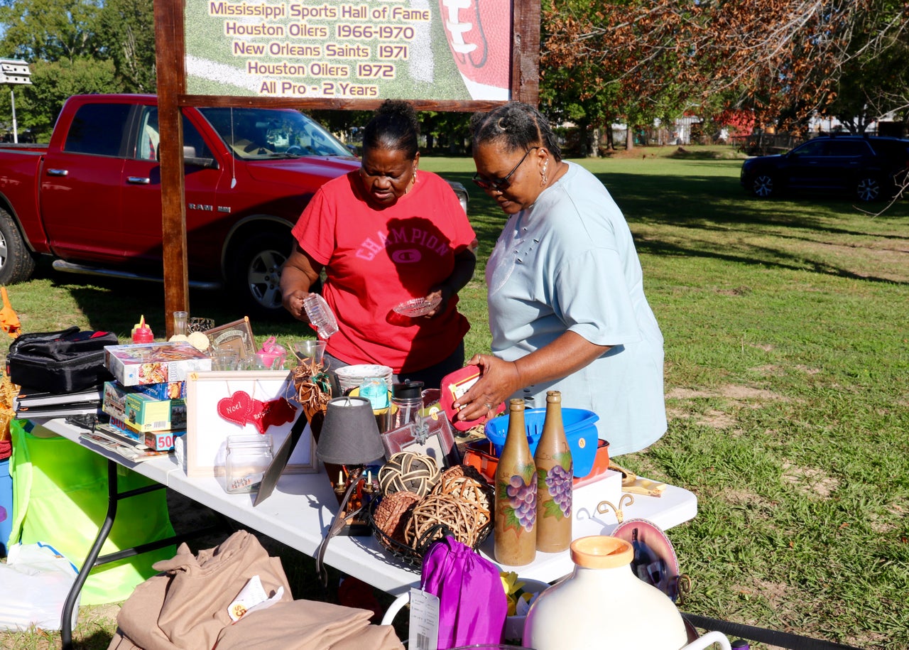 PHOTO GALLERY ReThunk Junk Flea Market Trail American Press