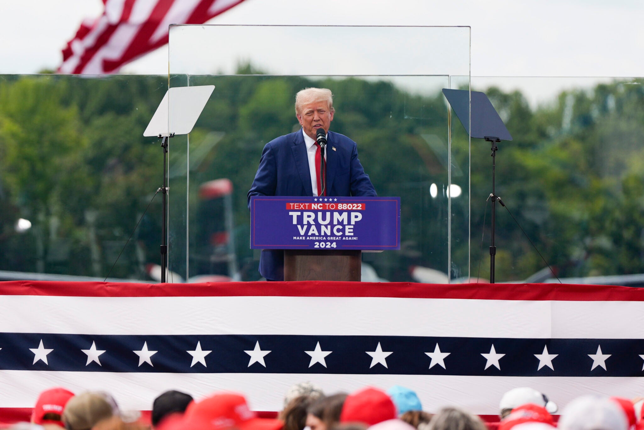 Trump Speaks From Behind Bulletproof Glass At First Outdoor Rally Since ...